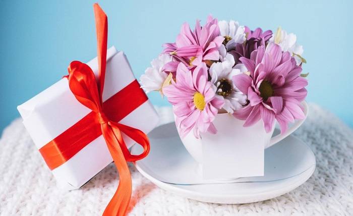 Sending Valentine’s Day Flowers to Your Uncle in Pune, Chennai, and Bangalore: A Heartfelt Gesture